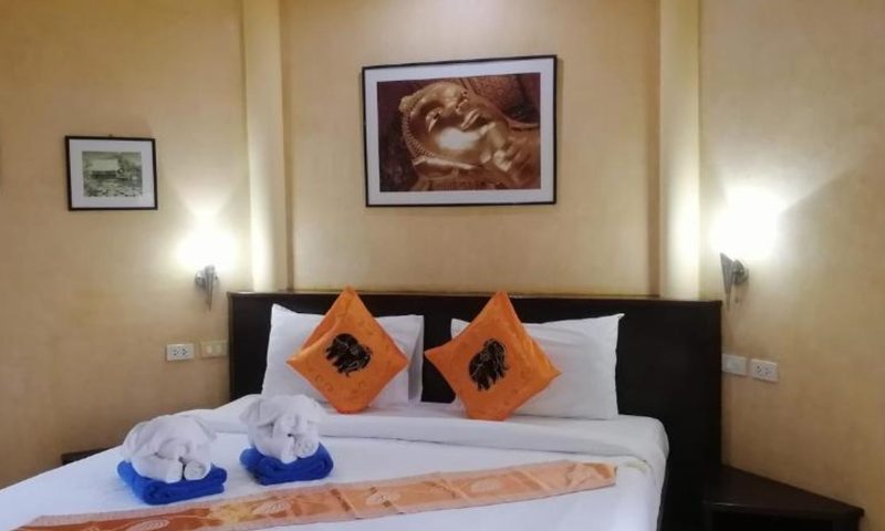Bedroom used with the deluxe stay-and-train package